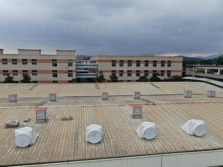 夏季炎熱，大型廠房通風降溫設(shè)備怎么選擇呢？